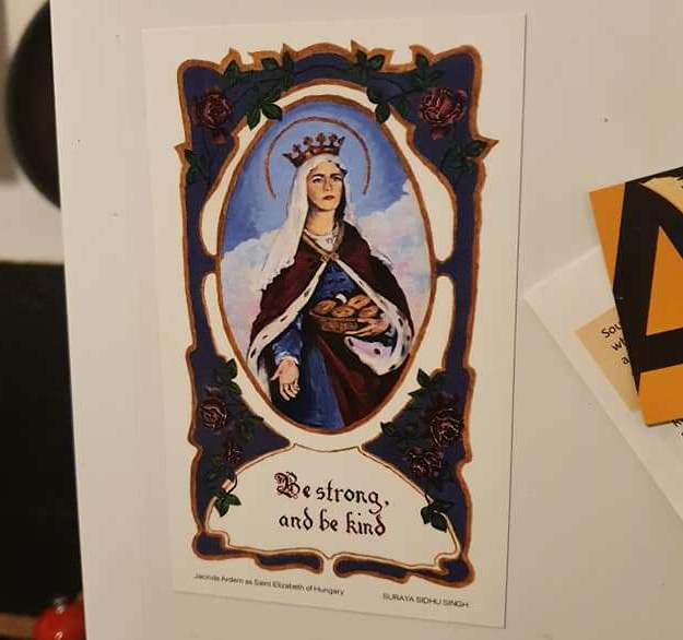 St Elizabeth of Hungary fridge magnet 'Be strong, and be kind'